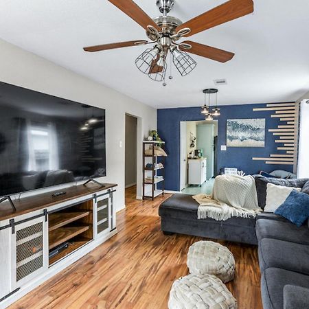 The Blue Oasis With Handicap Ramp Access Dog Friendly & Cowboy Pool Galveston Exterior photo