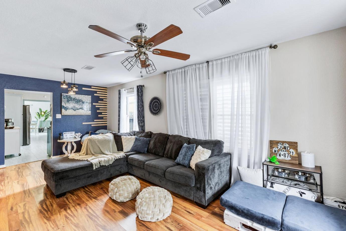The Blue Oasis With Handicap Ramp Access Dog Friendly & Cowboy Pool Galveston Exterior photo