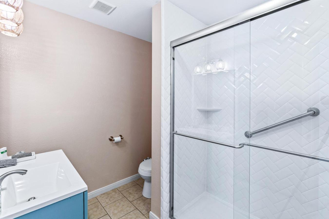 The Blue Oasis With Handicap Ramp Access Dog Friendly & Cowboy Pool Galveston Exterior photo